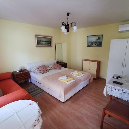 Studio Apartments Jasminka Селце Екстериор снимка