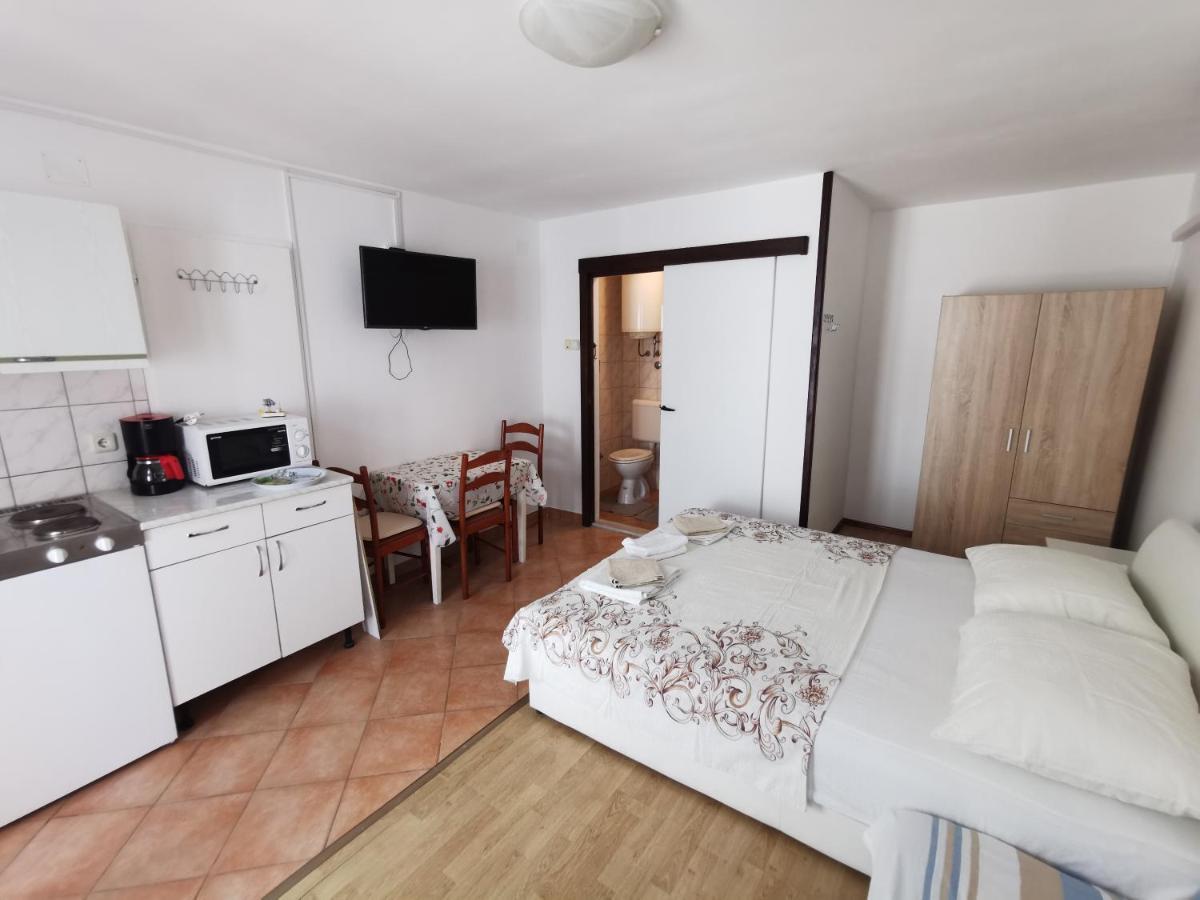Studio Apartments Jasminka Селце Екстериор снимка