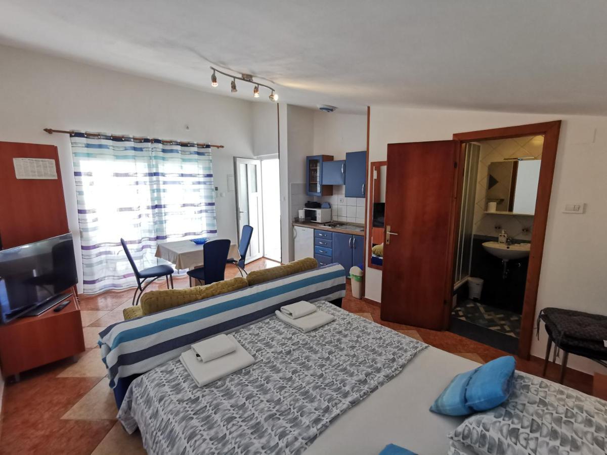 Studio Apartments Jasminka Селце Екстериор снимка