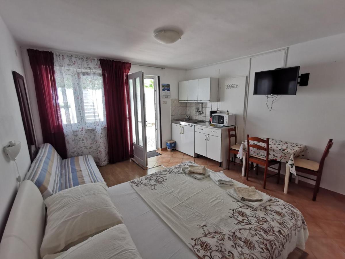 Studio Apartments Jasminka Селце Екстериор снимка