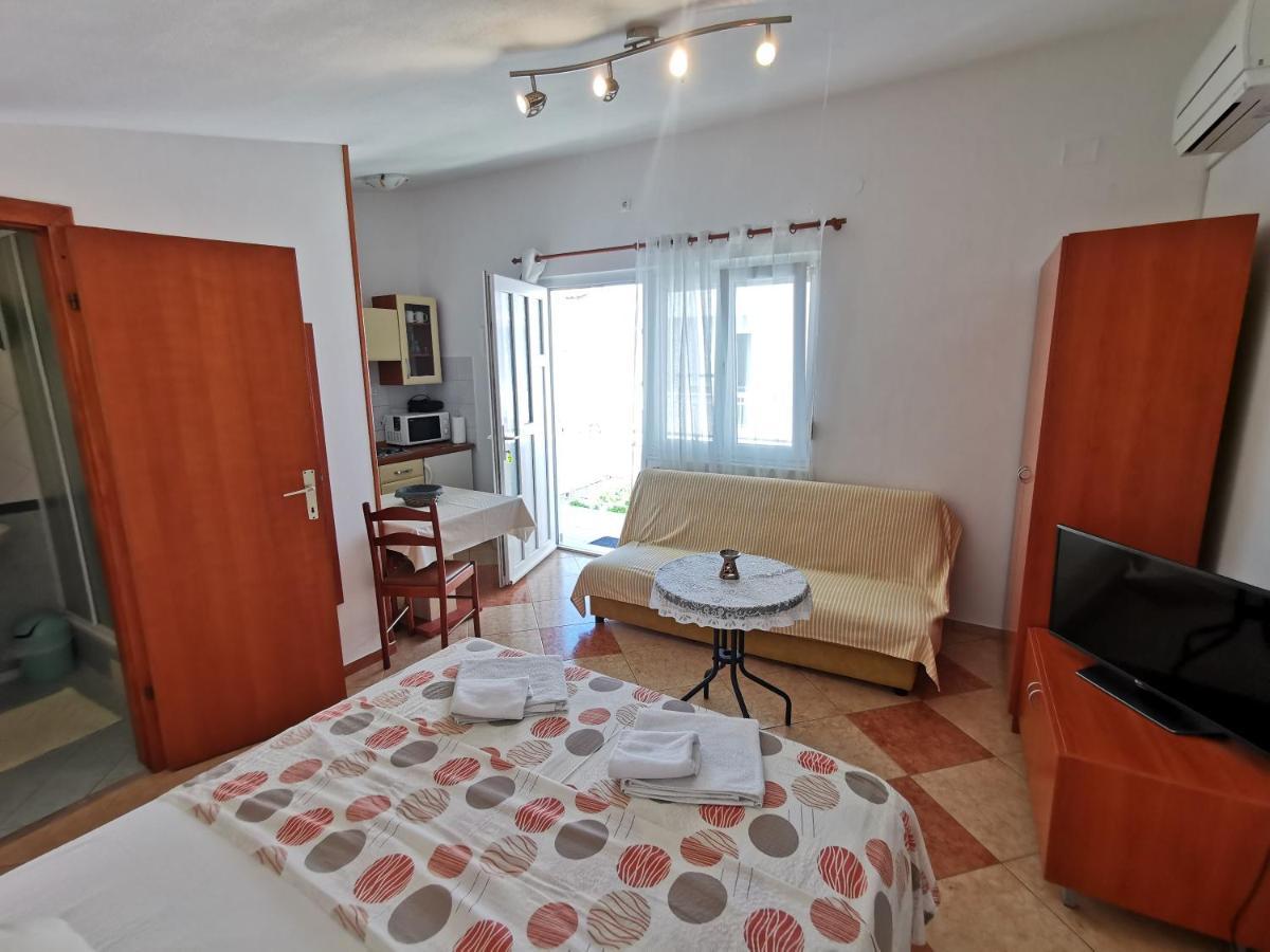 Studio Apartments Jasminka Селце Екстериор снимка