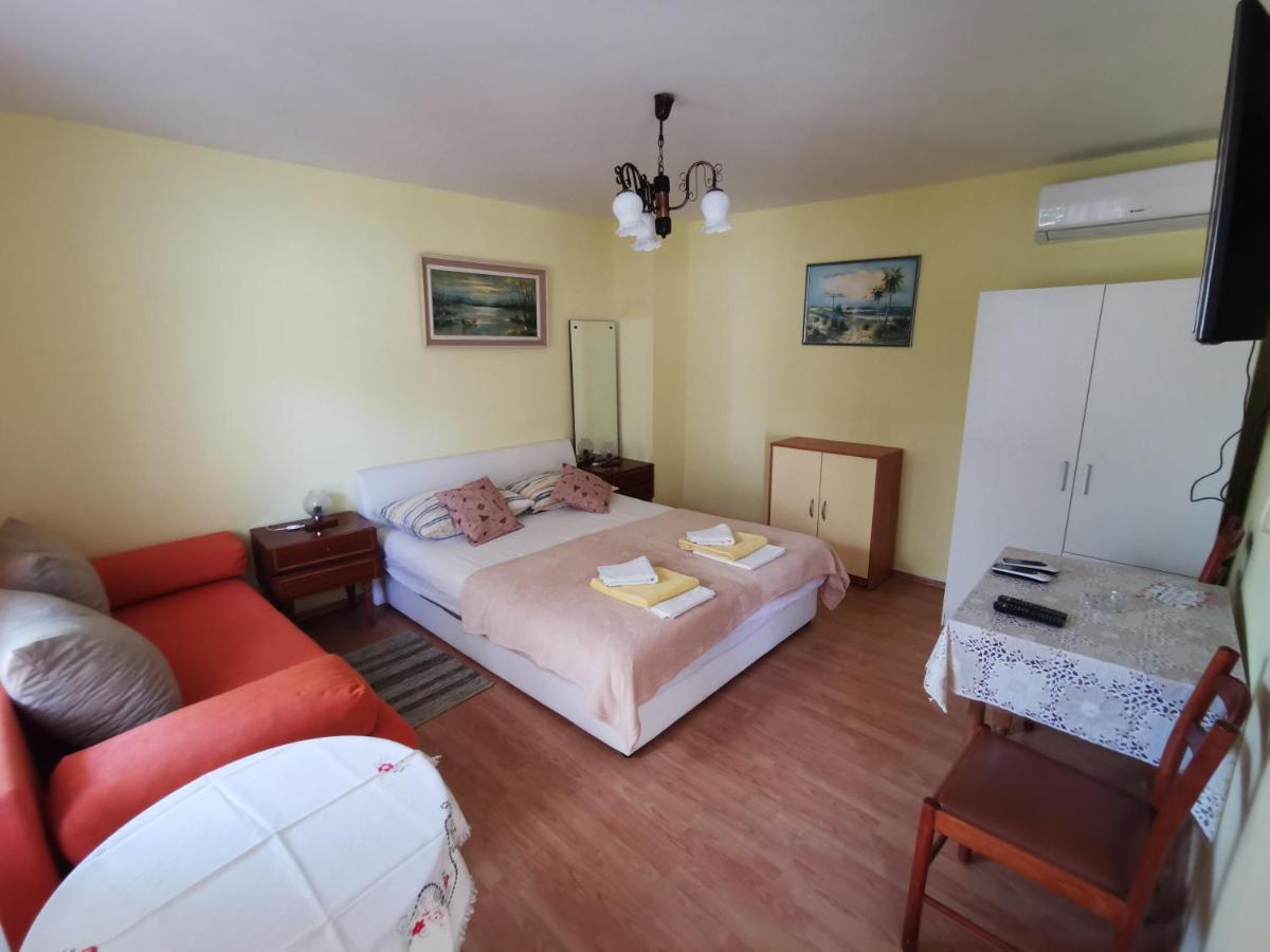 Studio Apartments Jasminka Селце Екстериор снимка