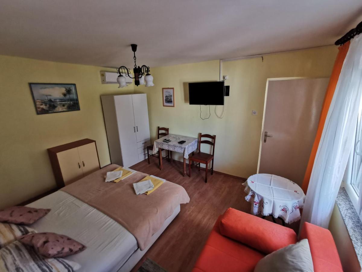 Studio Apartments Jasminka Селце Екстериор снимка